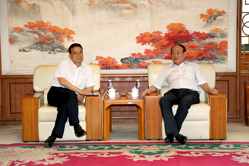 王学春会见市委党校校长.jpg